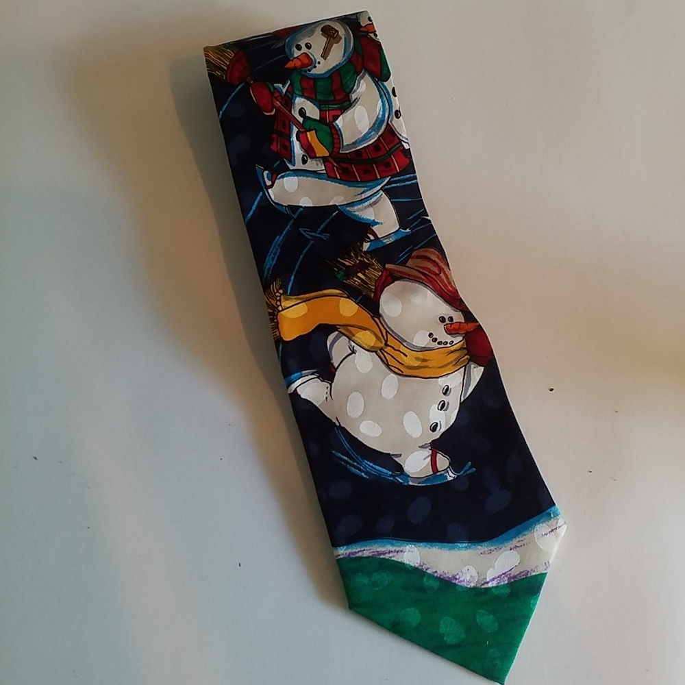 3/$55 Tie ADDICTION SILK HAND MADE HIGH FASHION COLOFUL SNOWMEN SANTA SLEIGH